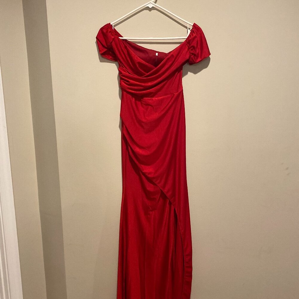 Red Off-the-Shoulder Prom/Evening Dress